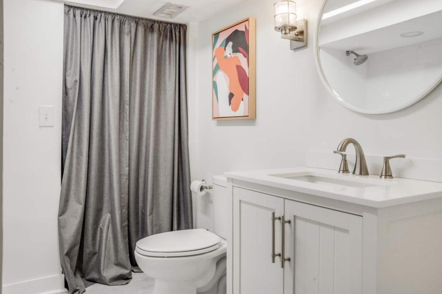 Charming 4-bed With Modern Touches & Porch Louisville