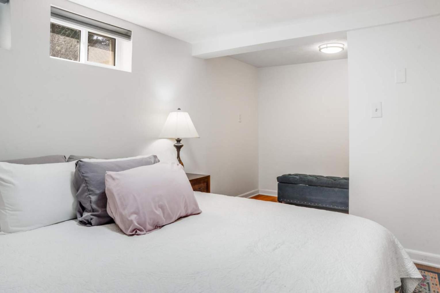 Holiday home Charming 4-bed With Modern Touches & Porch *
