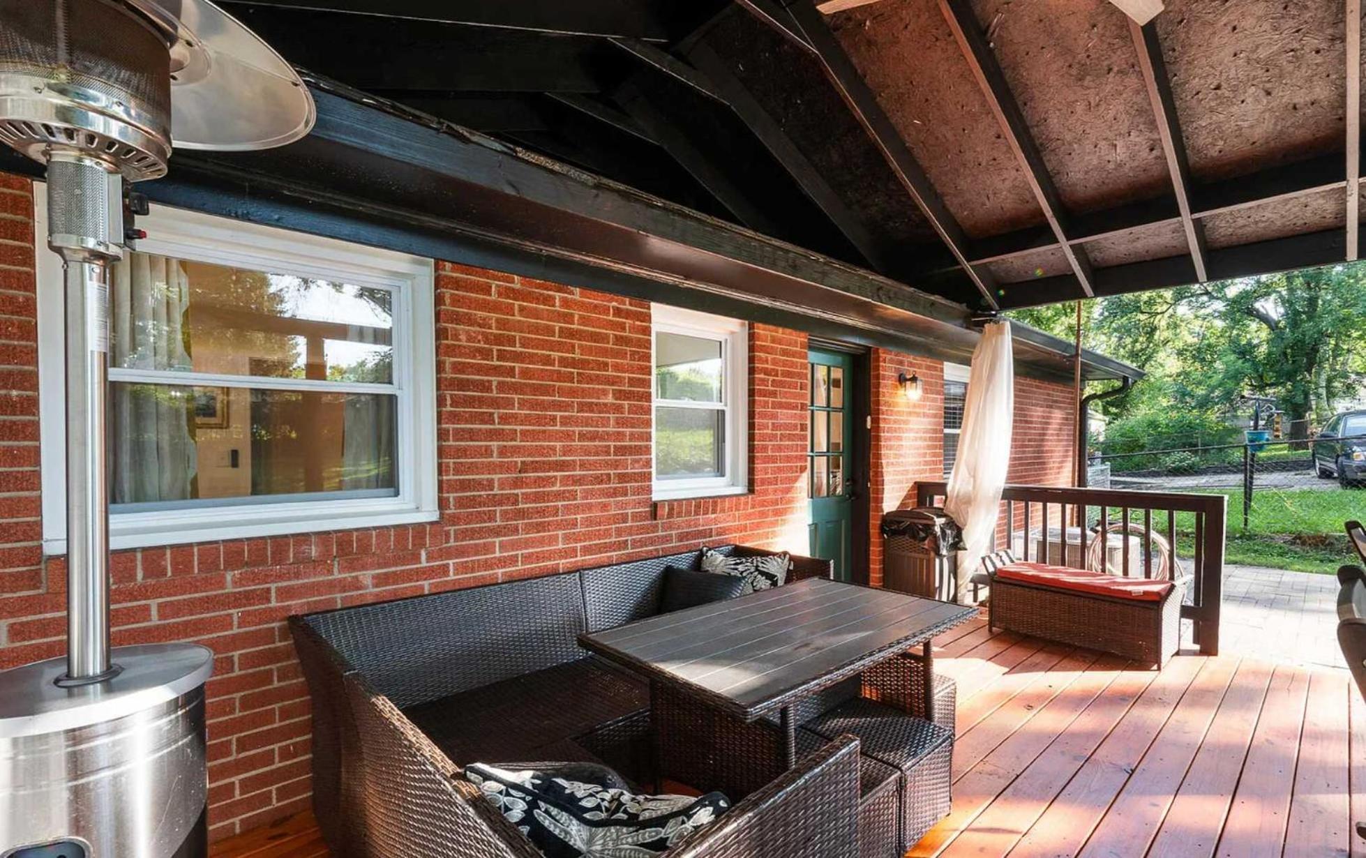Charming 4-bed With Modern Touches & Porch