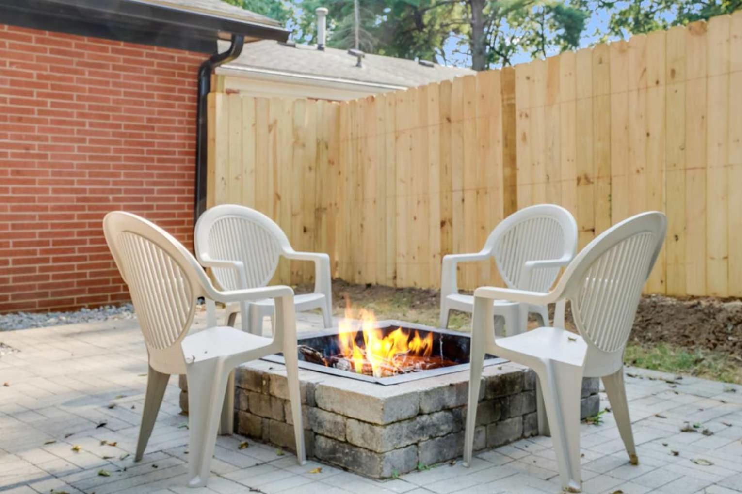 Charming 4-bed With Modern Touches & Porch Holiday home